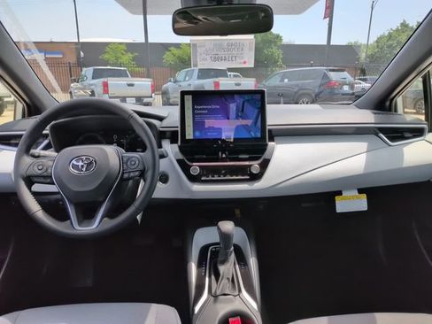 Used 2026 Toyota Corolla SE w/ SE Premium Package FWD image 12