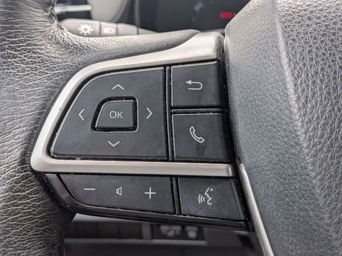 Used 2023 Toyota Sienna XLE FWD image 26