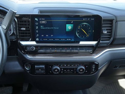 Used 2024 Chevrolet Silverado 1500 RST AWD/4WD image 27