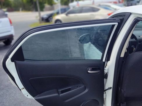 Used 2011 MAZDA MAZDA2 Sport image 17