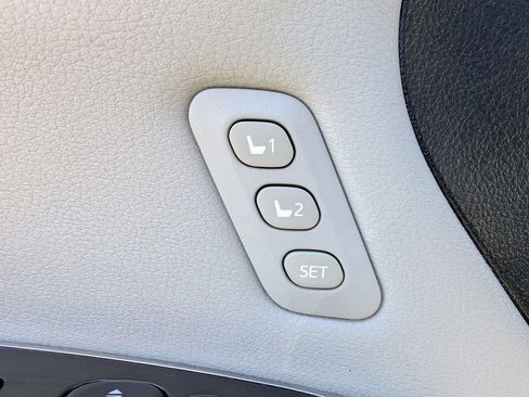 Used 2014 Toyota Avalon Limited FWD image 15