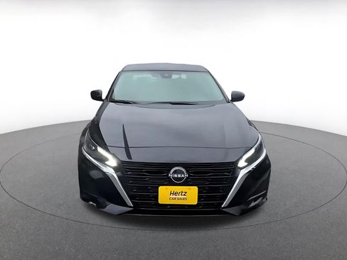 Used 2025 Nissan Altima 2.5 SV FWD image 4