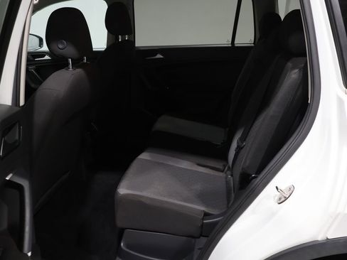 Used 2018 Volkswagen Tiguan S image 16