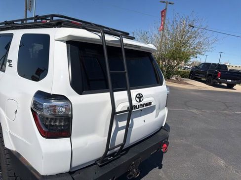 Used 2016 Toyota 4Runner SR5 AWD/4WD image 26