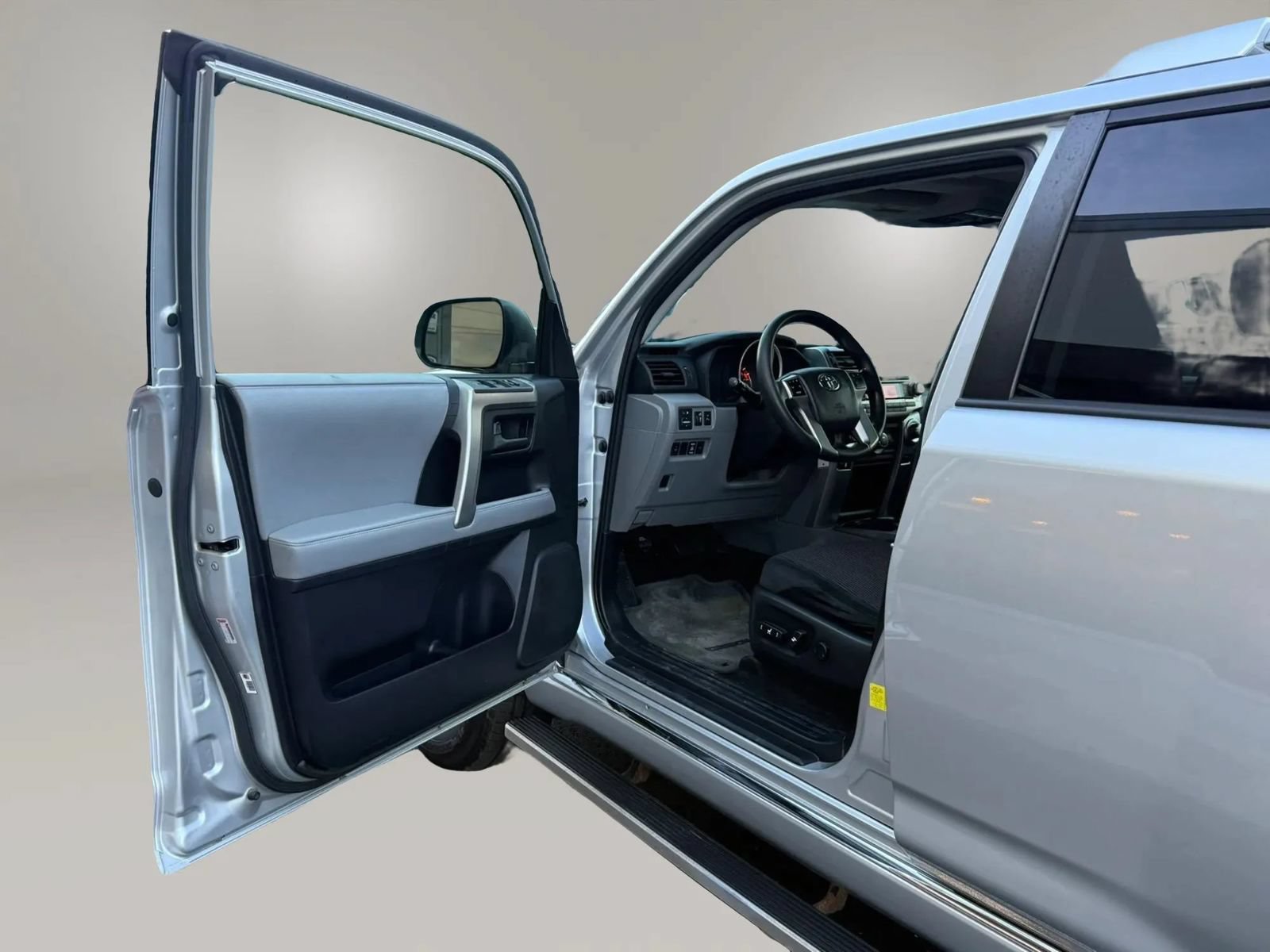 Used 2012 Toyota 4Runner SR5 w/ Convenience Pkg AWD/4WD image 10