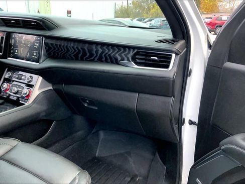 Used 2023 GMC Yukon Denali image 18
