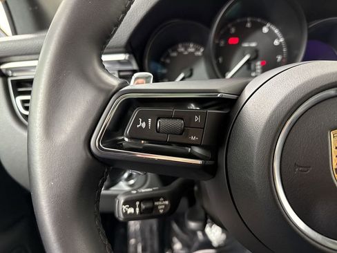 Certified 2023 Porsche Macan image 38