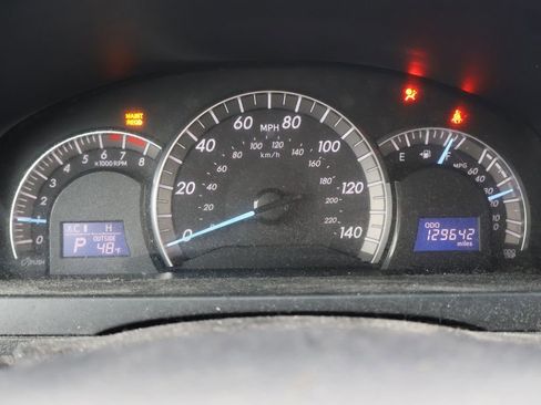 Used 2012 Toyota Camry SE image 2