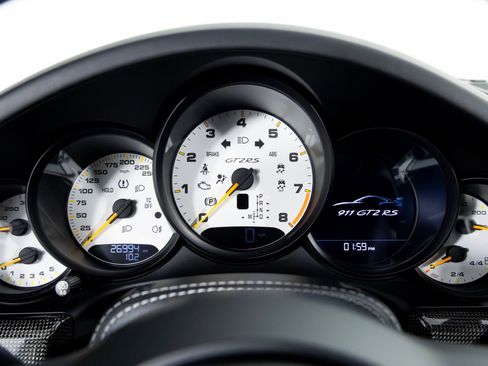 Used 2018 Porsche 911 GT2 RS image 18