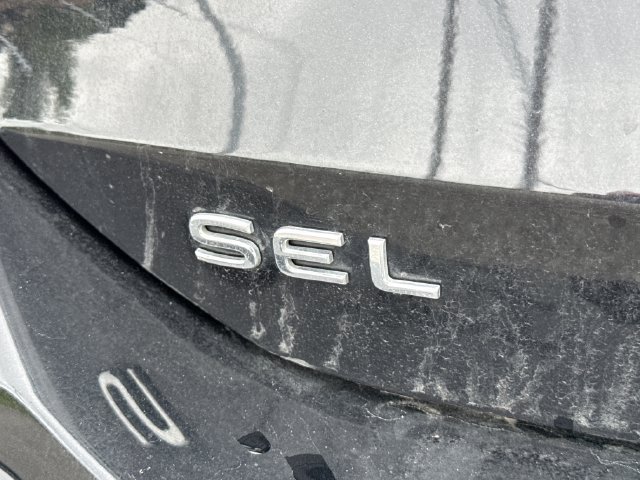 Used 2025 Volkswagen Tiguan SEL R-Line AWD/4WD image 18
