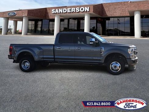 Used 2022 Ford F350 Platinum image 2