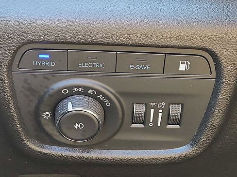 Used 2022 Jeep Grand Cherokee Limited 4xe image 25