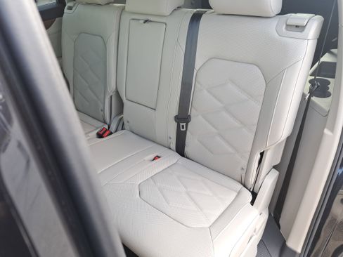 New 2026 Volkswagen Atlas SE image 14