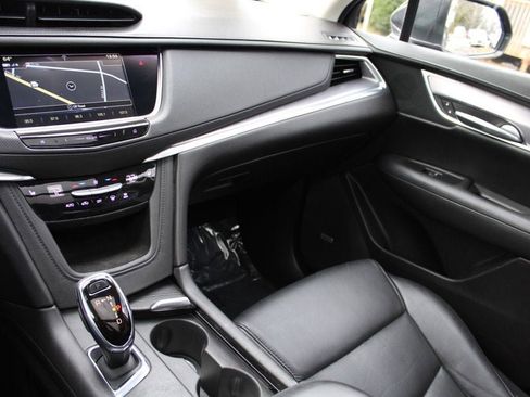 Used 2018 Cadillac XT5 Luxury w/ Driver Awareness Package image 41