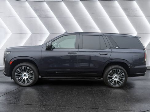 Used 2023 Cadillac Escalade Sport Platinum image 2