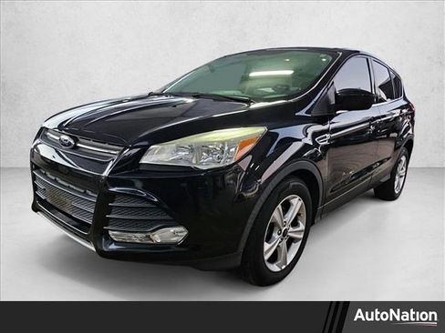 Used 2015 Ford Escape SE image 1