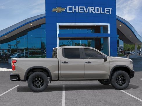New 2026 Chevrolet Silverado 1500 ZR2 w/ Dark Appearance Package AWD/4WD image 32