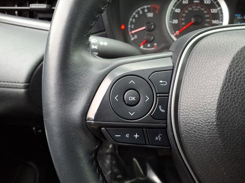 Certified 2022 Toyota Corolla Cross LE image 16