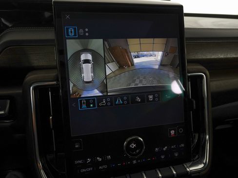 Used 2026 GMC Yukon Denali Ultimate w/ LPO, Floor Liner Package image 28