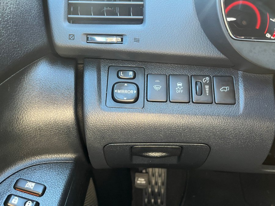 Used 2012 Toyota Highlander SE w/ Tow Pkg AWD/4WD image 25