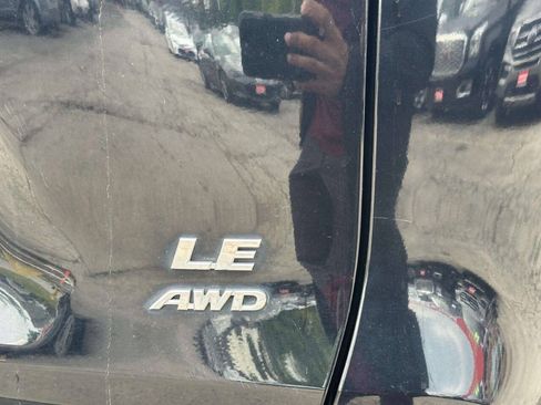 Used 2021 Toyota RAV4 LE AWD/4WD image 37