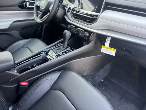 New 2026 Jeep Compass Limited image 15