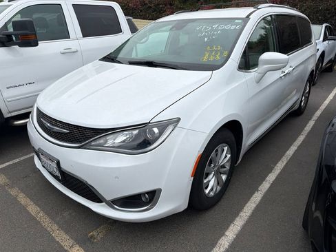 Used 2019 Chrysler Pacifica Touring-L w/ Advanced Safetytec Group FWD image 1