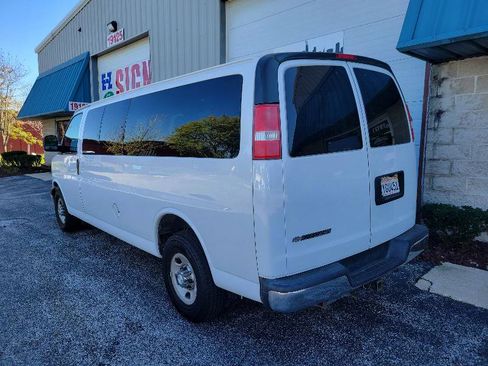 Used 2017 Chevrolet Express 3500 LT w/ LT Preferred Equipment Group image 13
