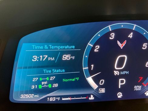 Used 2022 Chevrolet Corvette Stingray Preferred Cpe w/ Z51 Performance Package RWD image 8