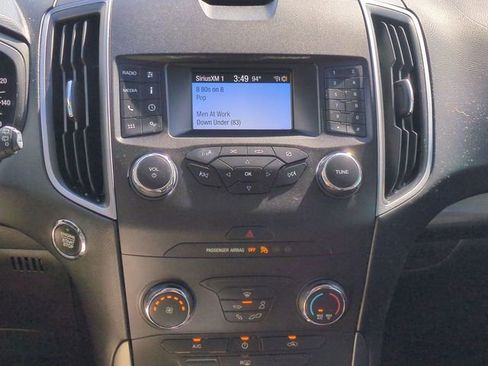 Used 2019 Ford Edge SE image 19