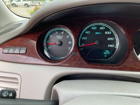 Used 2011 Buick Lucerne CXL w/ Driver Confidence Package FWD image 18