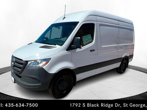 Used 2025 Mercedes-Benz Sprinter 2500 image 1
