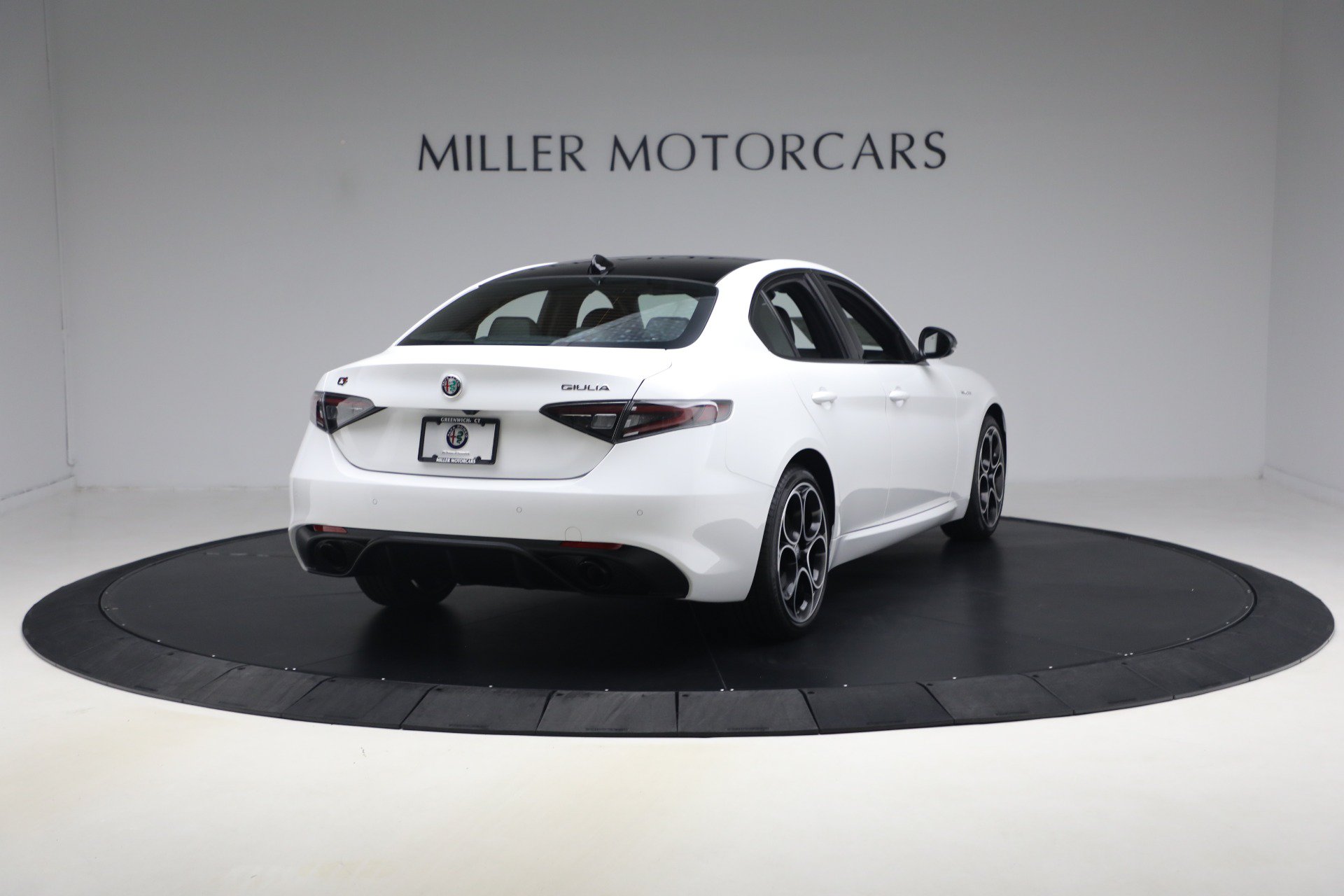 New 2026 Alfa Romeo Giulia AWD image 8