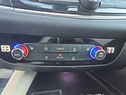 Certified 2023 Buick Enclave Essence w/ Experience Buick Package image 21