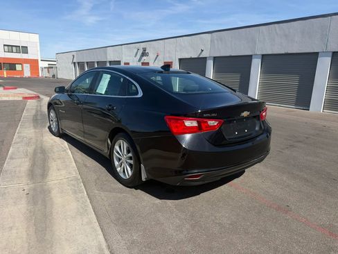 Used 2017 Chevrolet Malibu LT FWD image 6