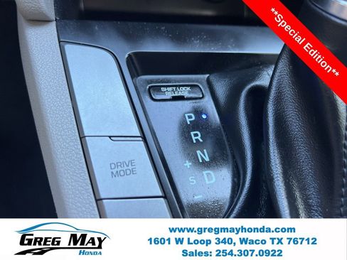 Used 2019 Hyundai Elantra SE image 24