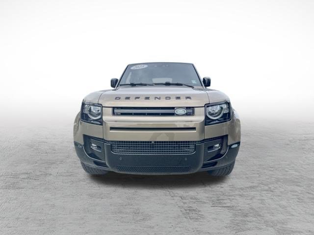 Used 2025 Land Rover Defender 110 X-Dynamic SE AWD/4WD image 2