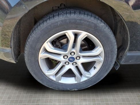 Used 2018 Ford Edge Titanium w/ Equipment Group 301A image 15