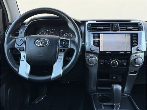Used 2022 Toyota 4Runner SR5 Premium w/ Moonroof Package RWD image 15