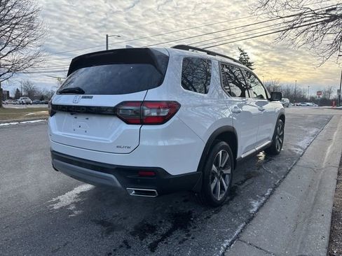Certified 2025 Honda Pilot Elite image 11