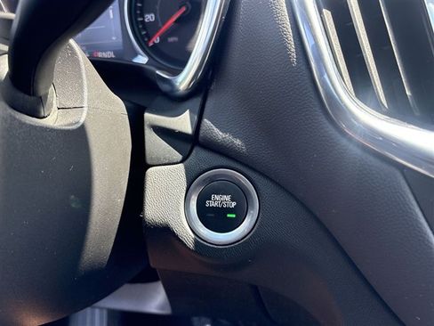 Certified 2021 Chevrolet Equinox LT FWD image 16