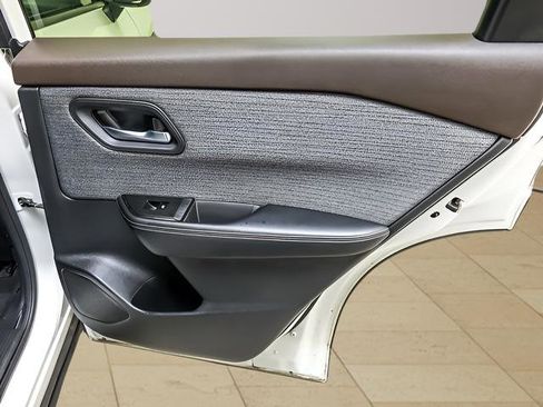 Used 2023 Nissan Rogue SV image 20