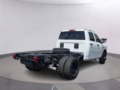New 2026 RAM 3500 Tradesman AWD/4WD image 4