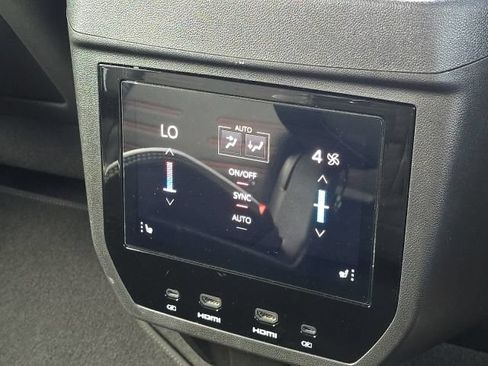 Used 2025 GMC Yukon XL AT4 Ultimate AWD/4WD image 19