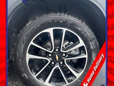 Used 2025 Chevrolet TrailBlazer LT AWD/4WD image 1