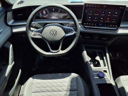 New 2025 Volkswagen Tiguan S image 16