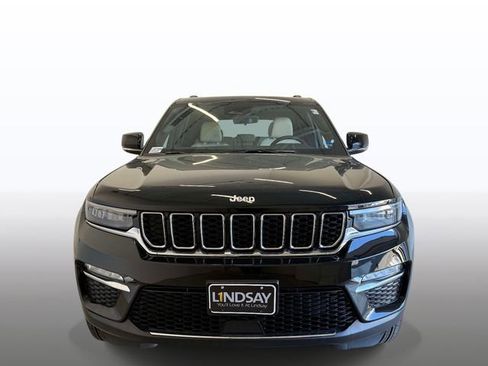 Used 2025 Jeep Grand Cherokee Limited AWD/4WD image 8
