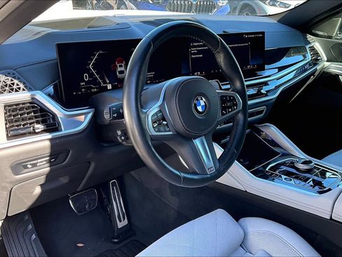 Certified 2025 BMW X6 xDrive40i w/ Executive Package image 17