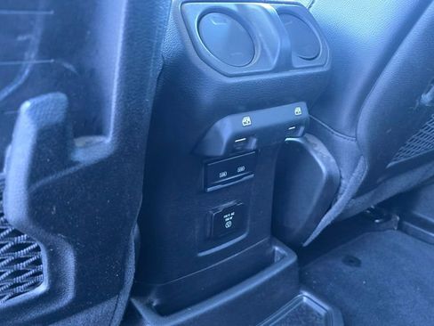 Used 2022 Jeep Wrangler Unlimited Rubicon w/ LED Lighting Group AWD/4WD image 13