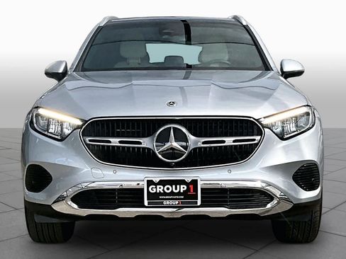 Used 2025 Mercedes-Benz GLC 300 4MATIC image 4